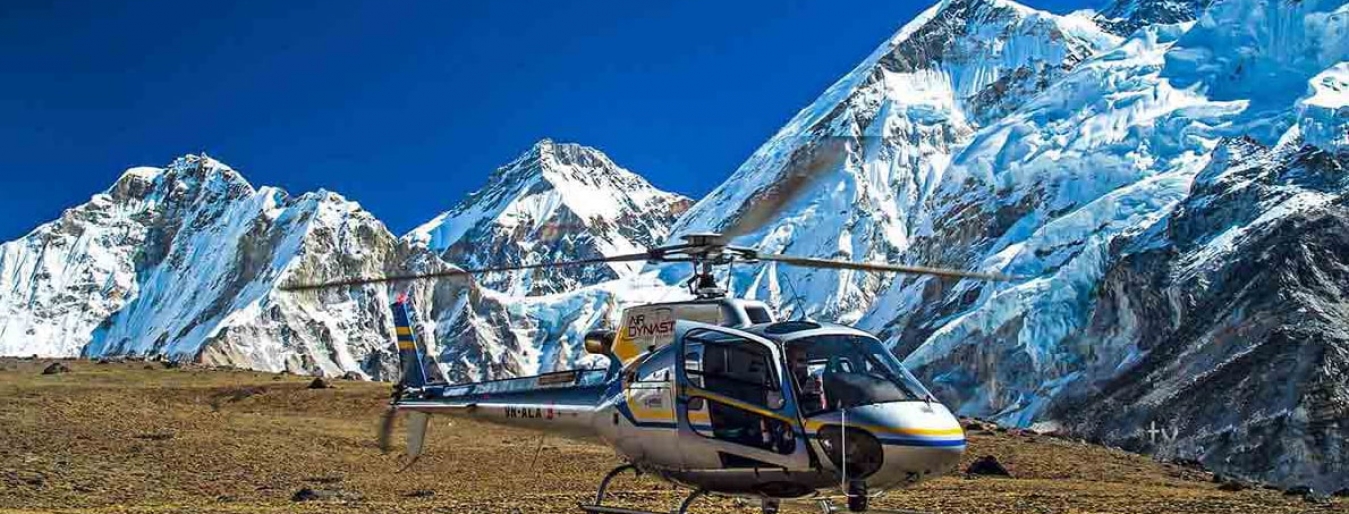 Everest chopper tour