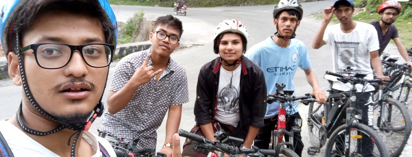 mountain biking tour in Nepal